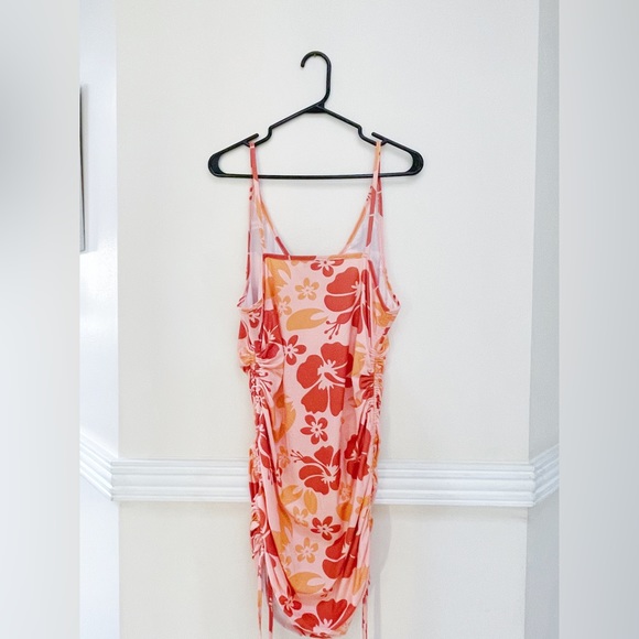 SHEIN PLUS FLORAL PRINT DRAWSTRING SIDE BODYCON DRESS - Picture 3 of 4